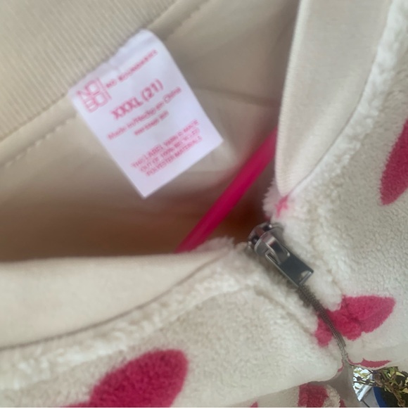 Woman’s Heart Pattern Fleece Jacket - Picture 2 of 11